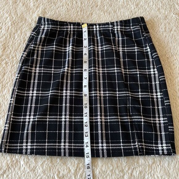 SHEIN mini skirt plaid black and white size small - Picture 6 of 14